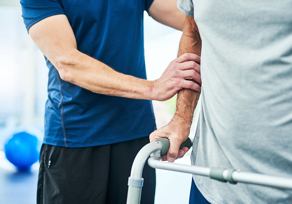 First steps with the therapist's help